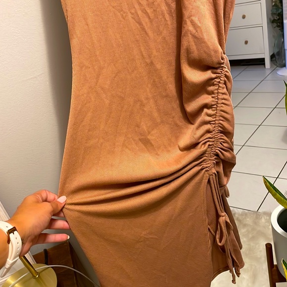 Tan dress - Picture 2 of 2